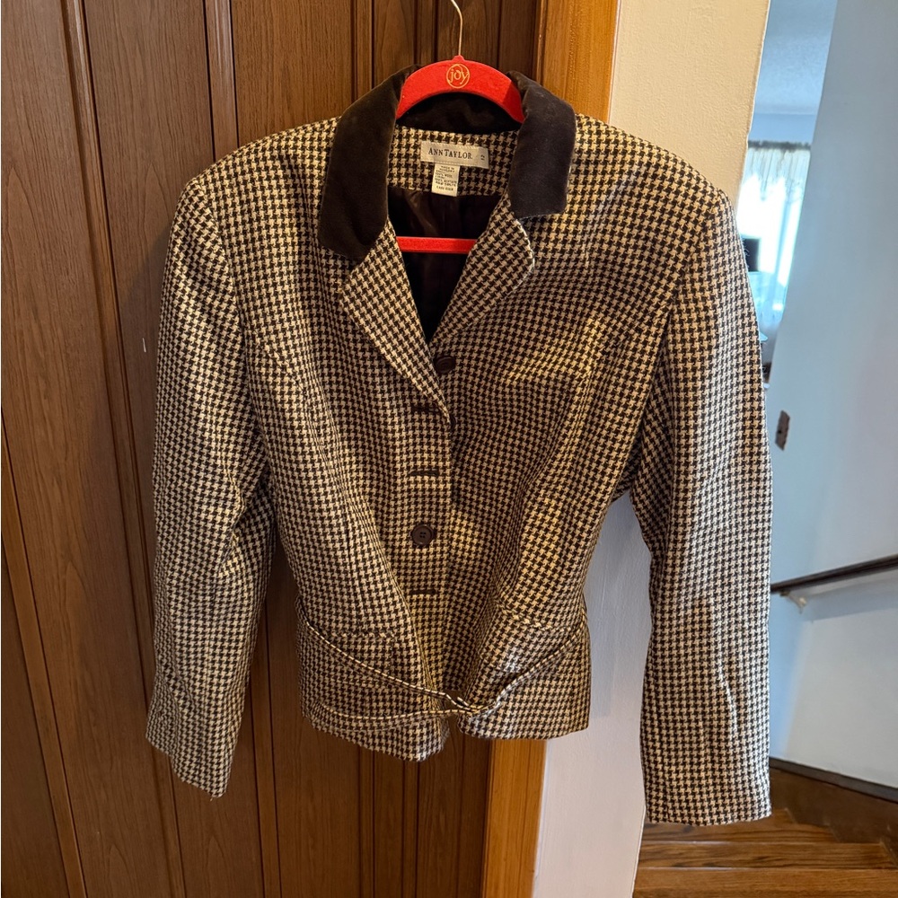 Vintage Ann Taylor Houndstooth Blazer with Brown Velvet Collar